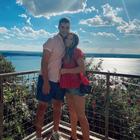 Hi Poshers! ✨ - Picture 4 of 4